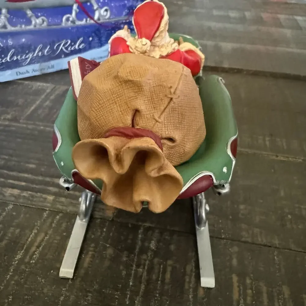 Hallmark Keepsake ~ Santa's Midnight‎ Ride ~ DASH AWAY ALL ~ Table Decoration